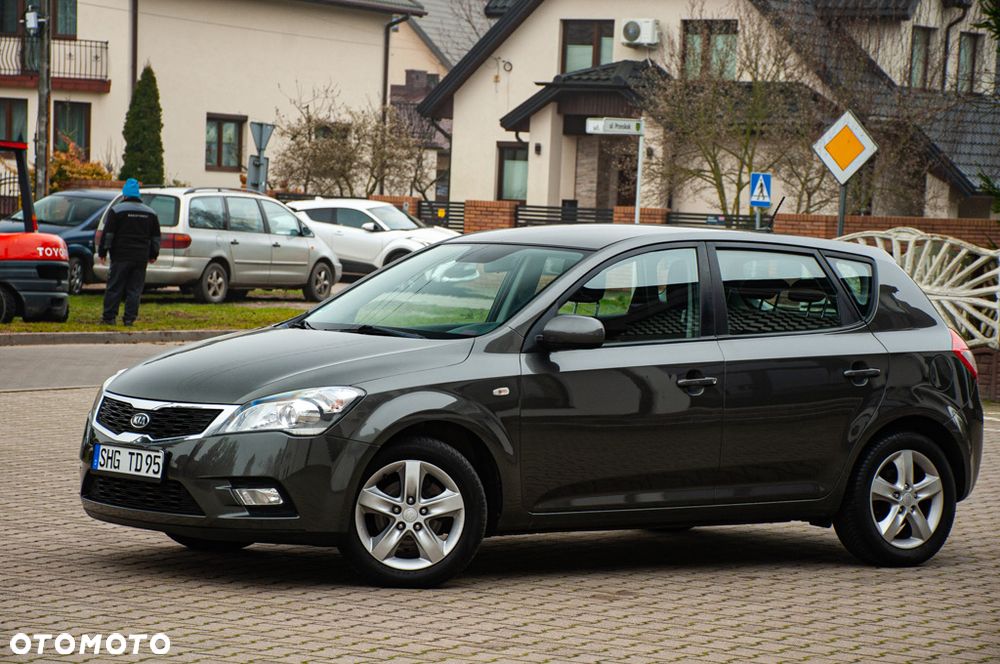 Kia Ceed 1.6 CVVT LX - 23