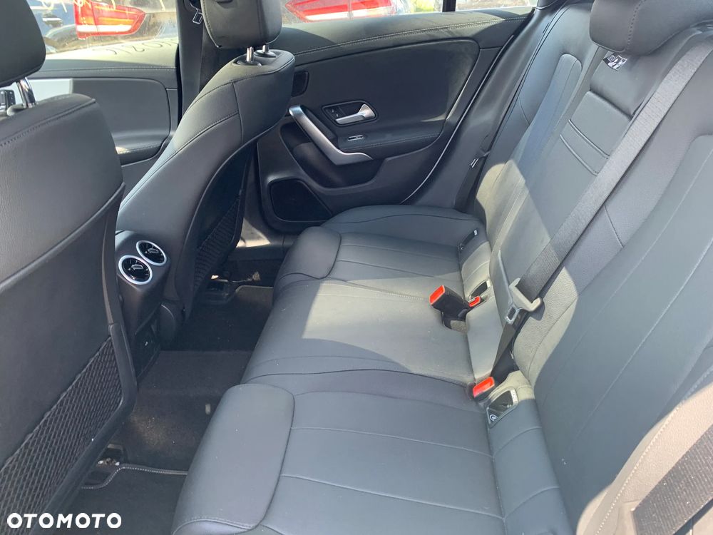 Mercedes-Benz CLA 250 4Matic 8G-DCT AMG Line Advanced Plus - 16