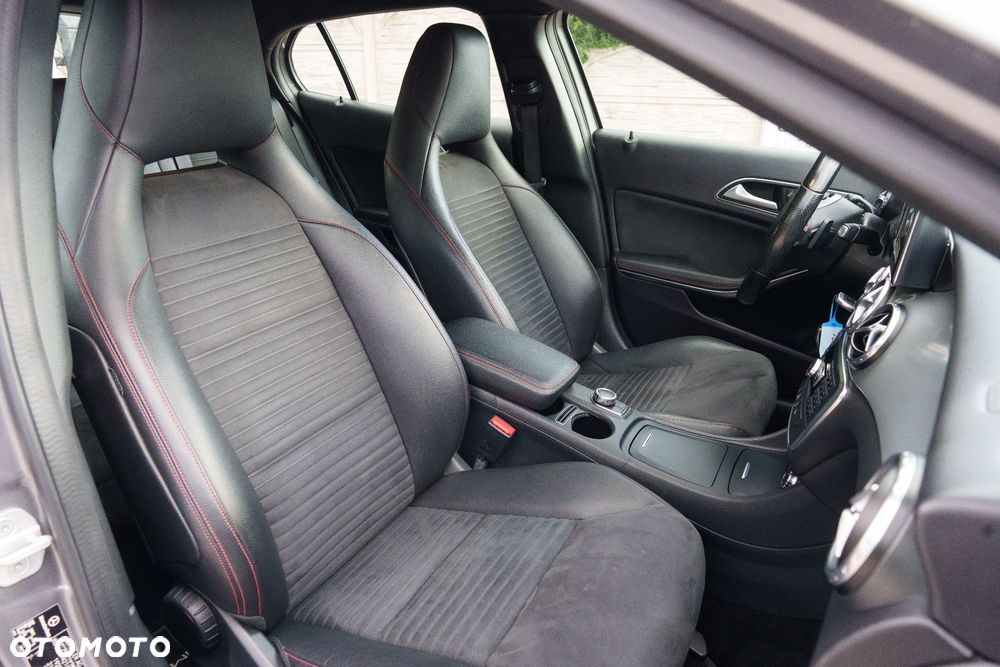 Mercedes-Benz GLA 180 7G-DCT AMG Line - 23