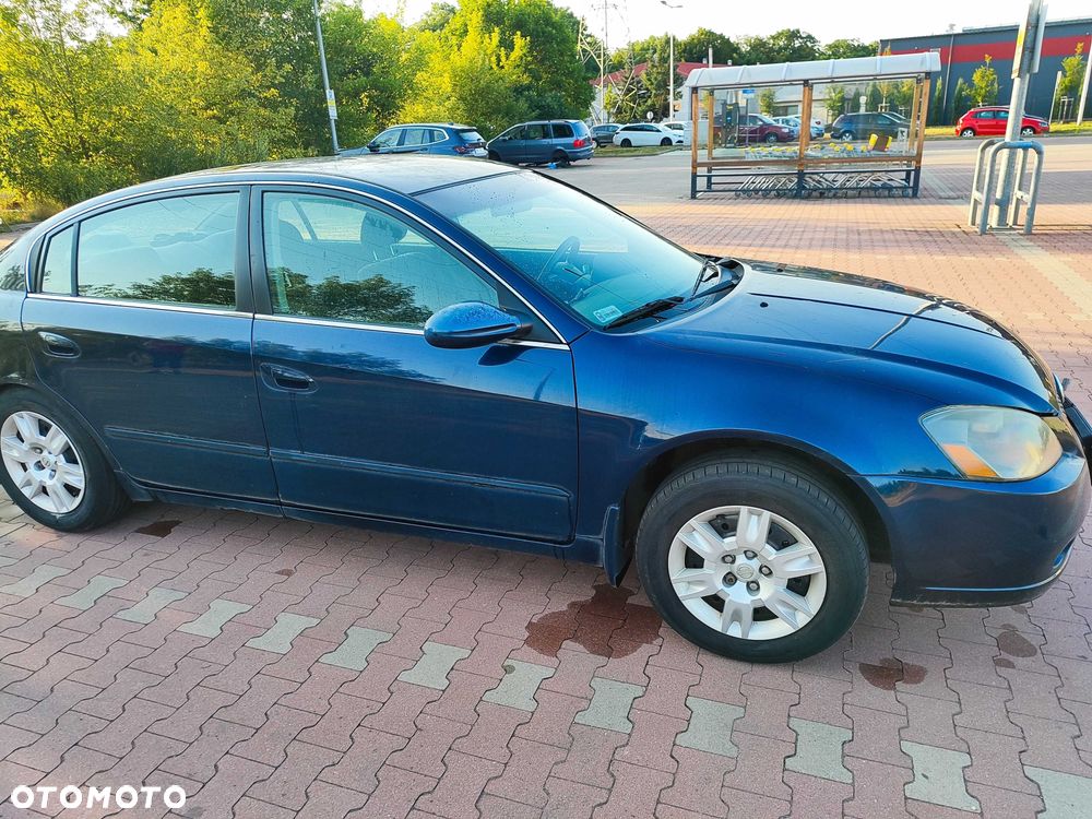 Nissan Altima - 8