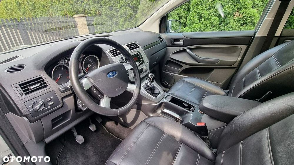 Ford Kuga - 11