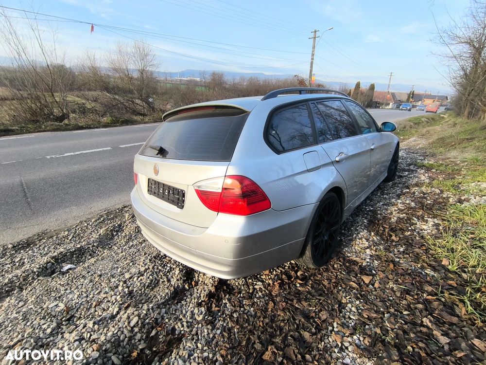 BMW Seria 3 320i Touring - 7