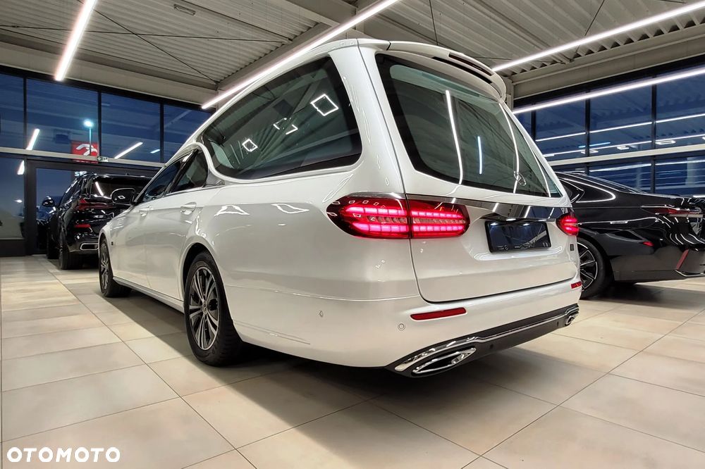 Mercedes-Benz Klasa E 200 Exclusive - 9