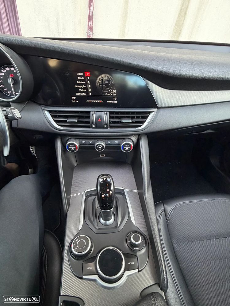 Alfa Romeo Giulia 2.2 D Super AT8 - 25