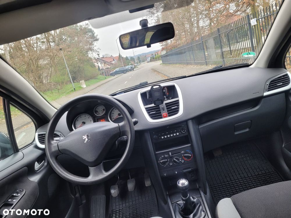 Peugeot 207 - 6