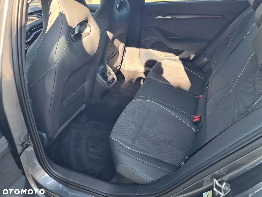 Skoda Superb 2.0 TDI SCR 4x4 Sportline DSG - 12