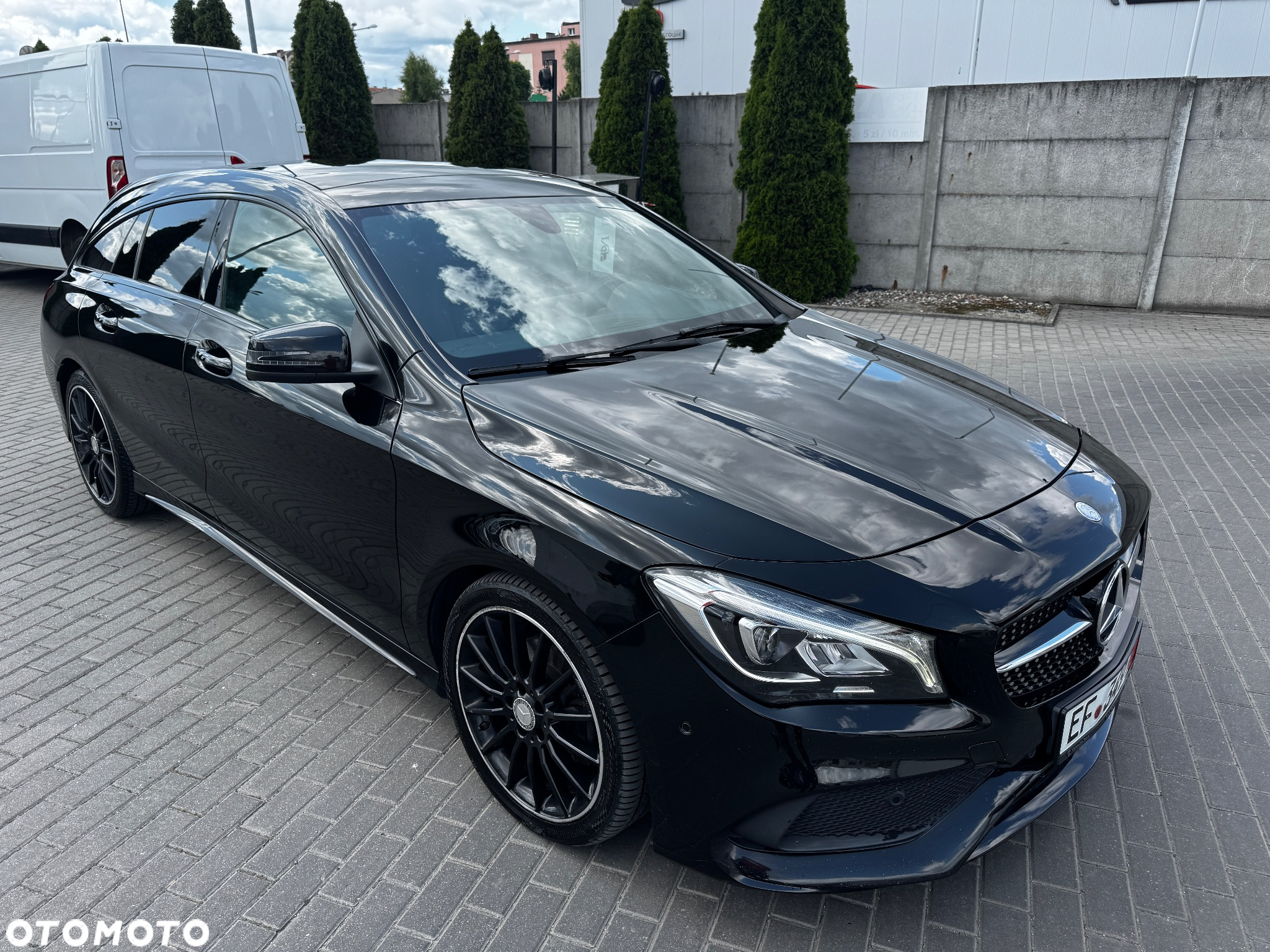 Mercedes-Benz CLA Shooting Brake 200 d 7G-DCT AMG Line - 2