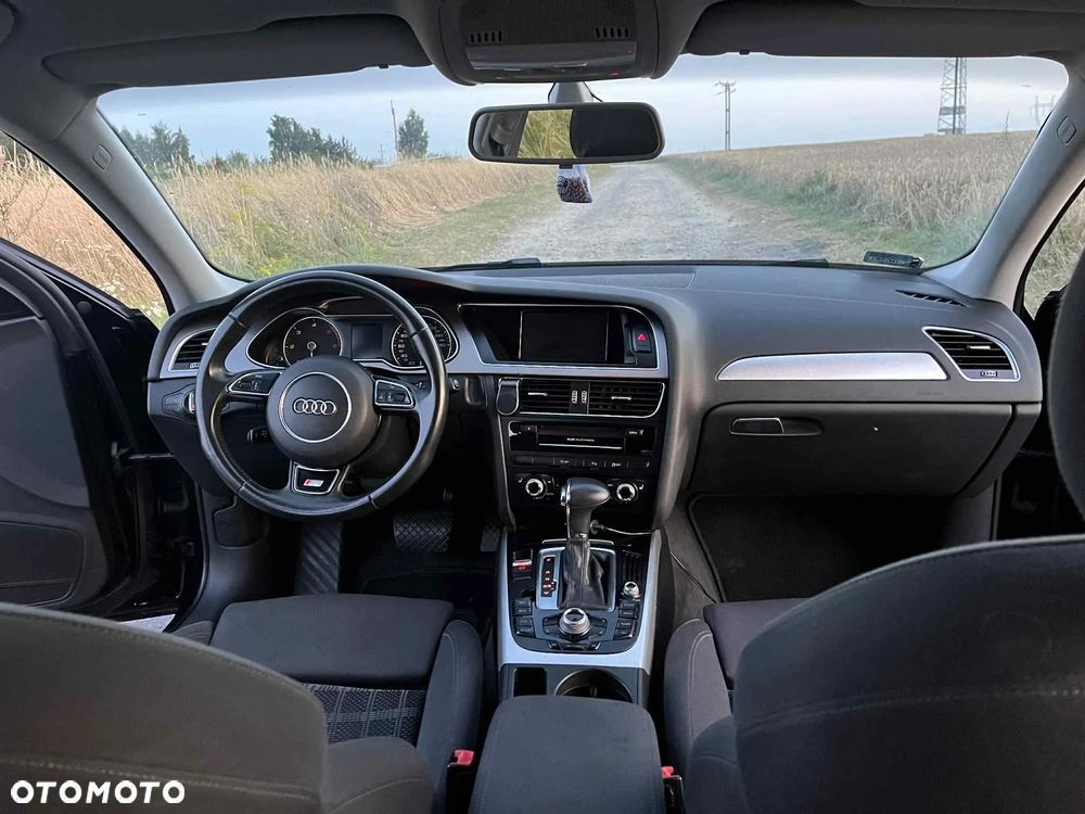 Audi A4 Limousine - 15