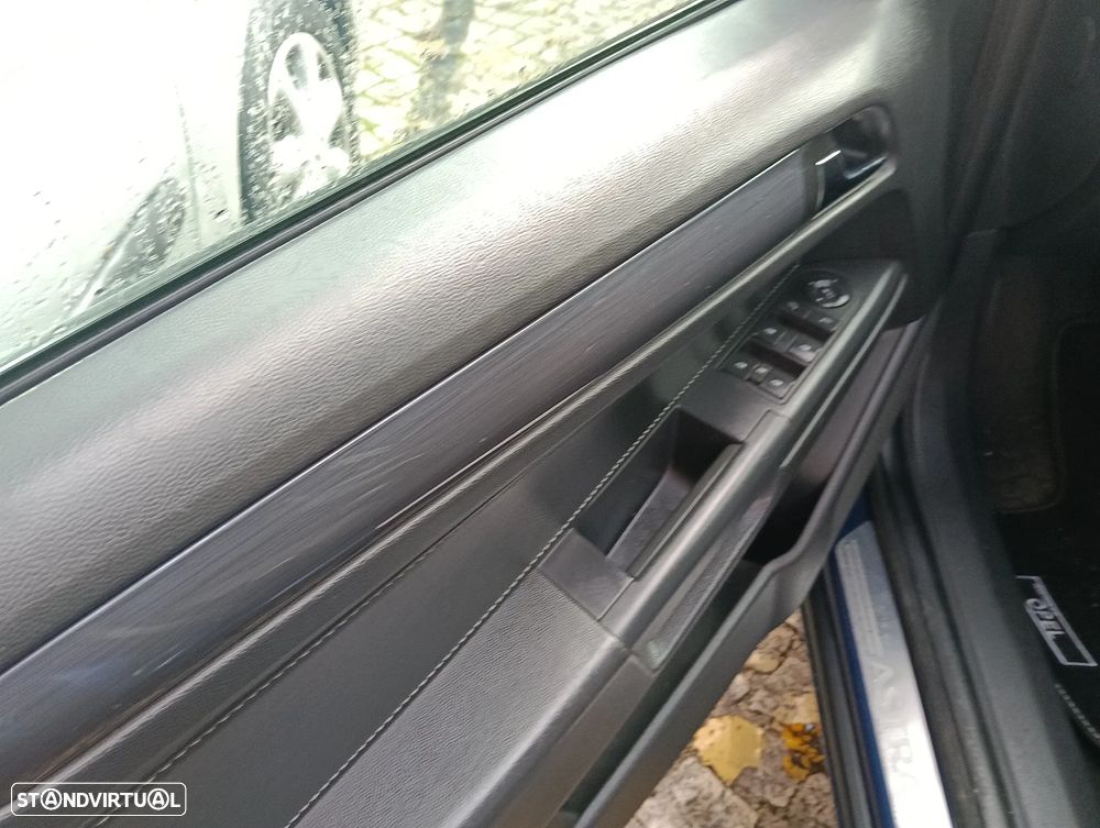 Opel Astra Caravan 1.9 CDTi Cosmo - 20