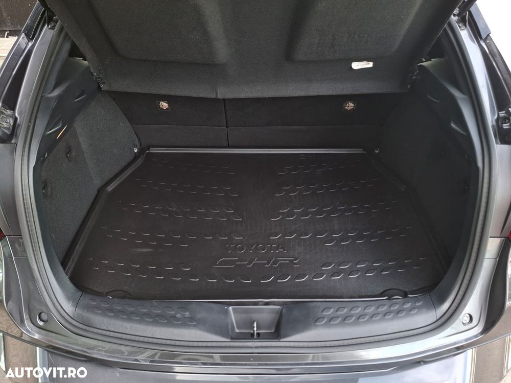 Toyota C-HR 2.0 HSD 184 CP 4x2 CVT Style - 22