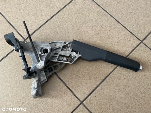 Dźwignia ręcznego 1K0711303M VW Golf VI - 2