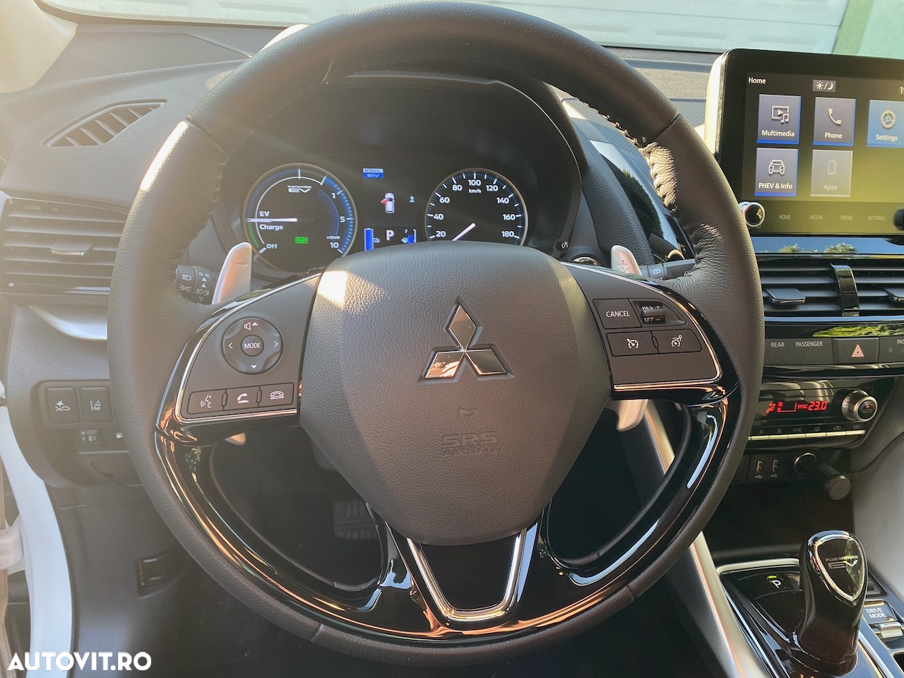 Mitsubishi Eclipse-Cross PHEV Invite - 9