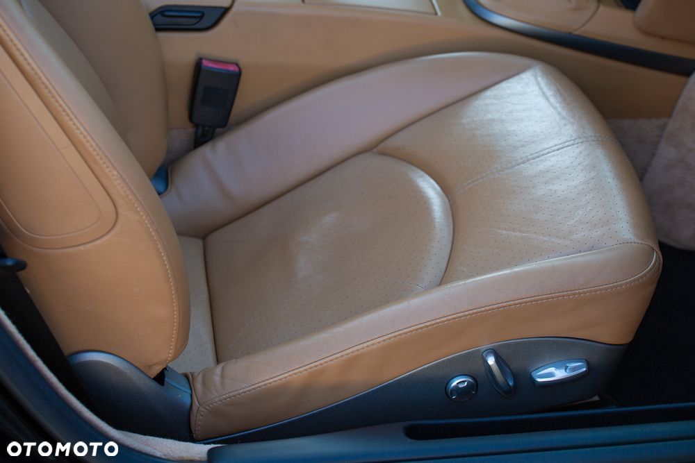 Porsche 911 Carrera - 12