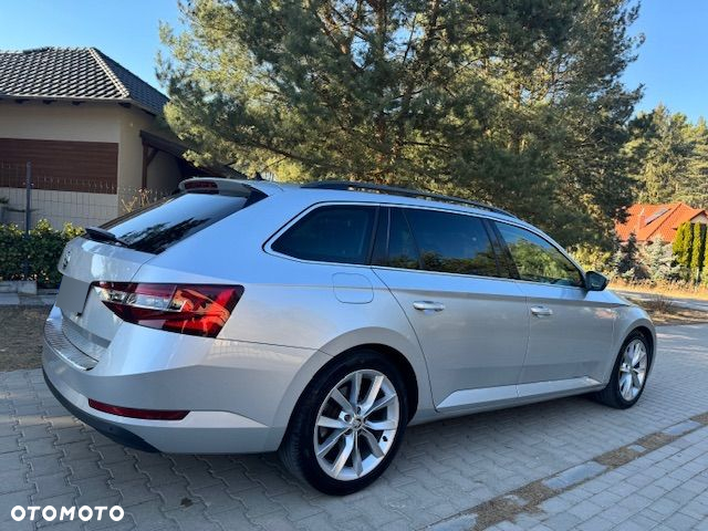 Skoda Superb 2.0 TDI DSG Premium Edition - 10