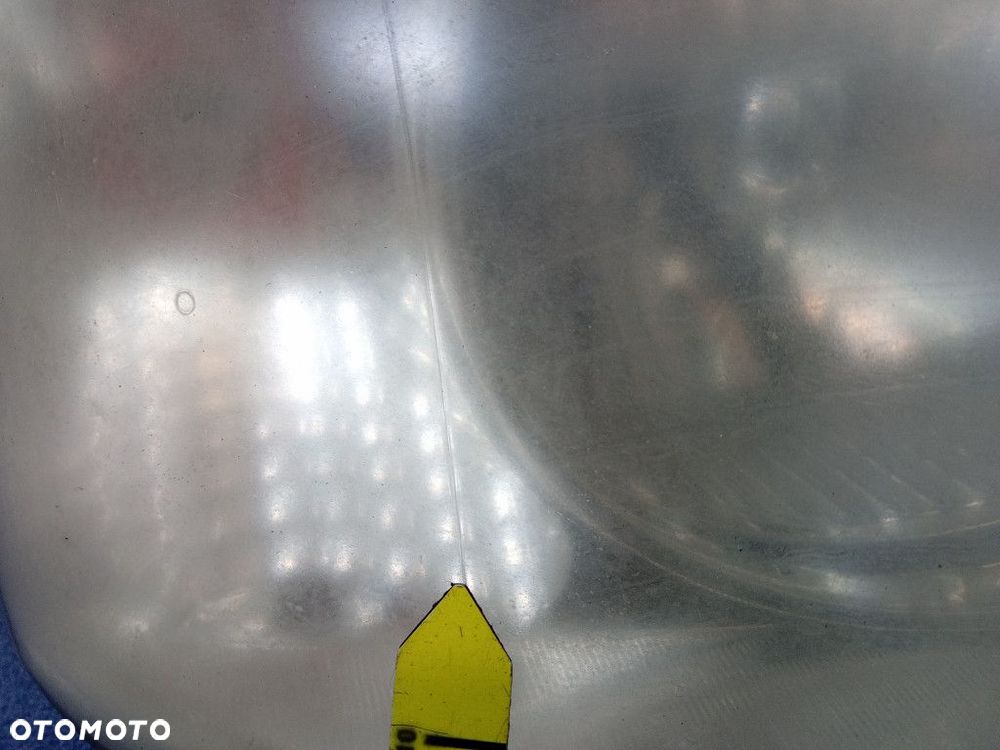 KIA CARENS II REFLEKTOR PRAWY PRZÓD EU 0K2FA-51020 - 8