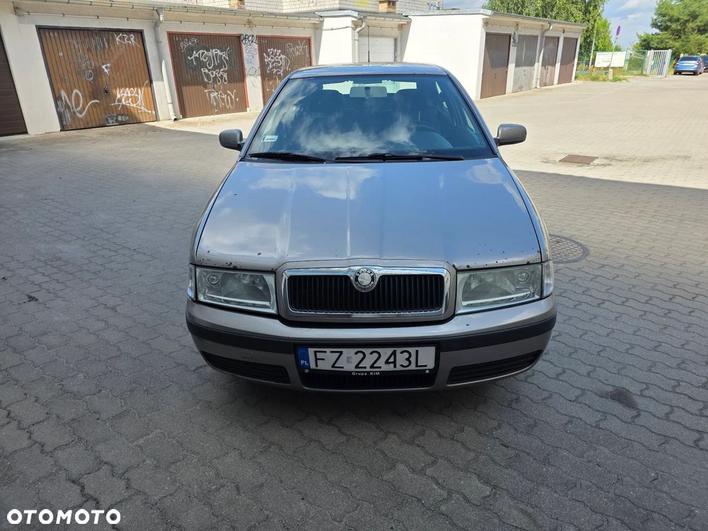 Skoda Octavia 1.6 Elegance - 9