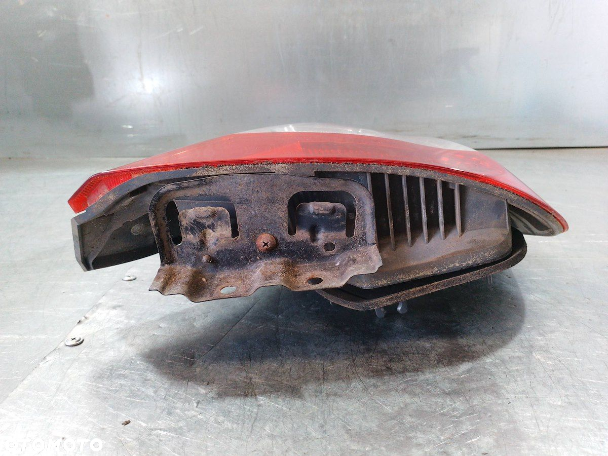 LAMPA TYLNA PRAWA HONDA CIVIC VII HATCHBACK - 5
