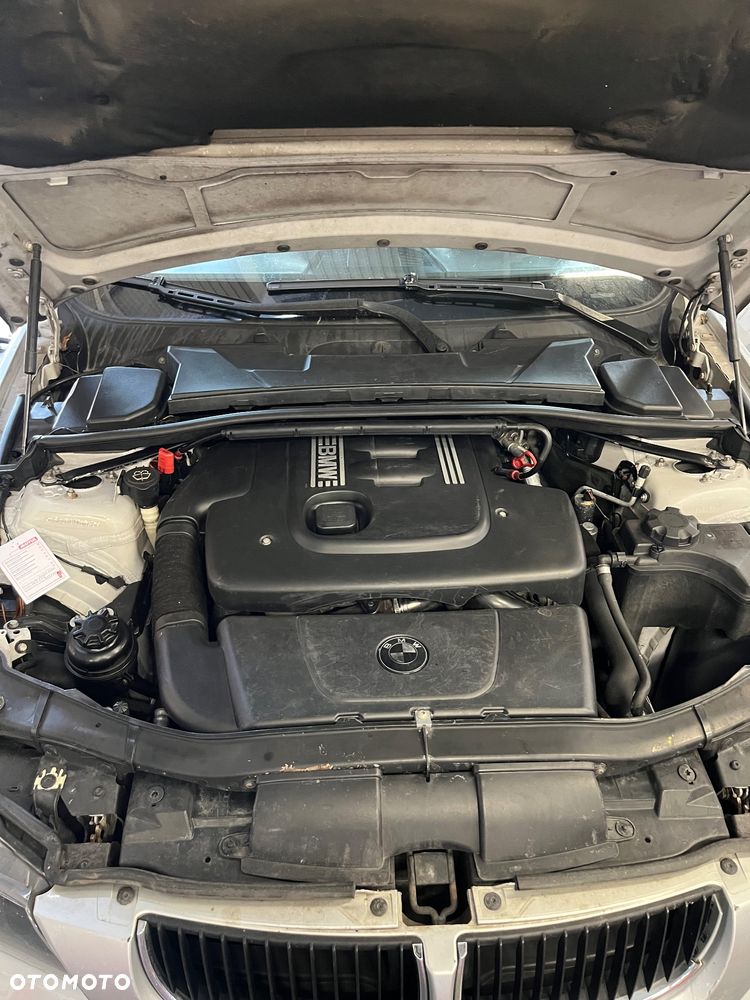 BMW Seria 3 320d - 23