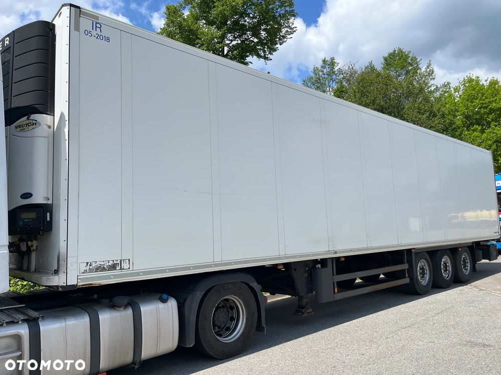 Schmitz Cargobull SKO 24 chłodnia doppelstock 7 cm - 1