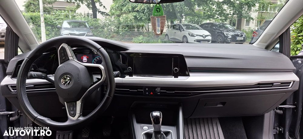 Volkswagen Golf - 6