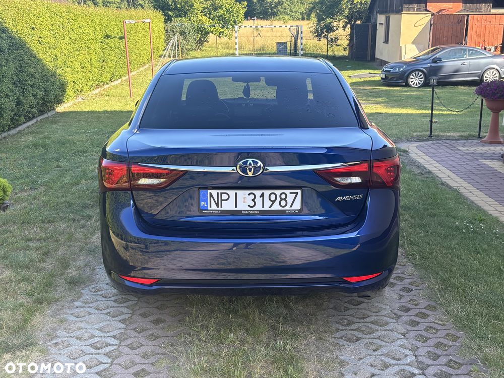Toyota Avensis 2018 photo 5