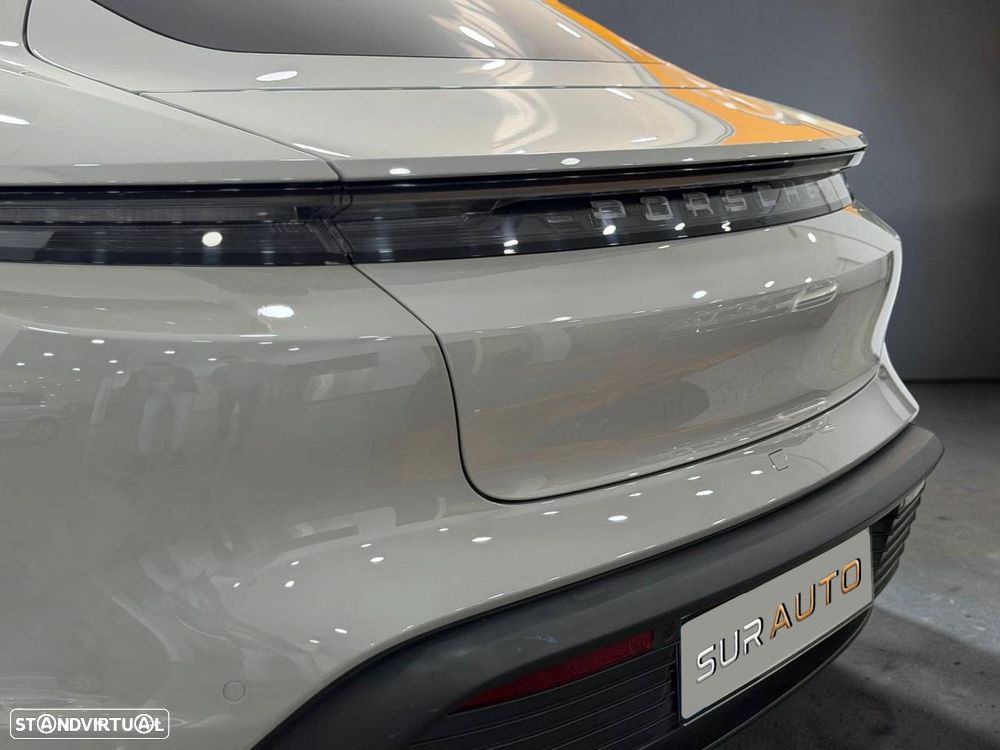 Porsche Taycan Standard - 16