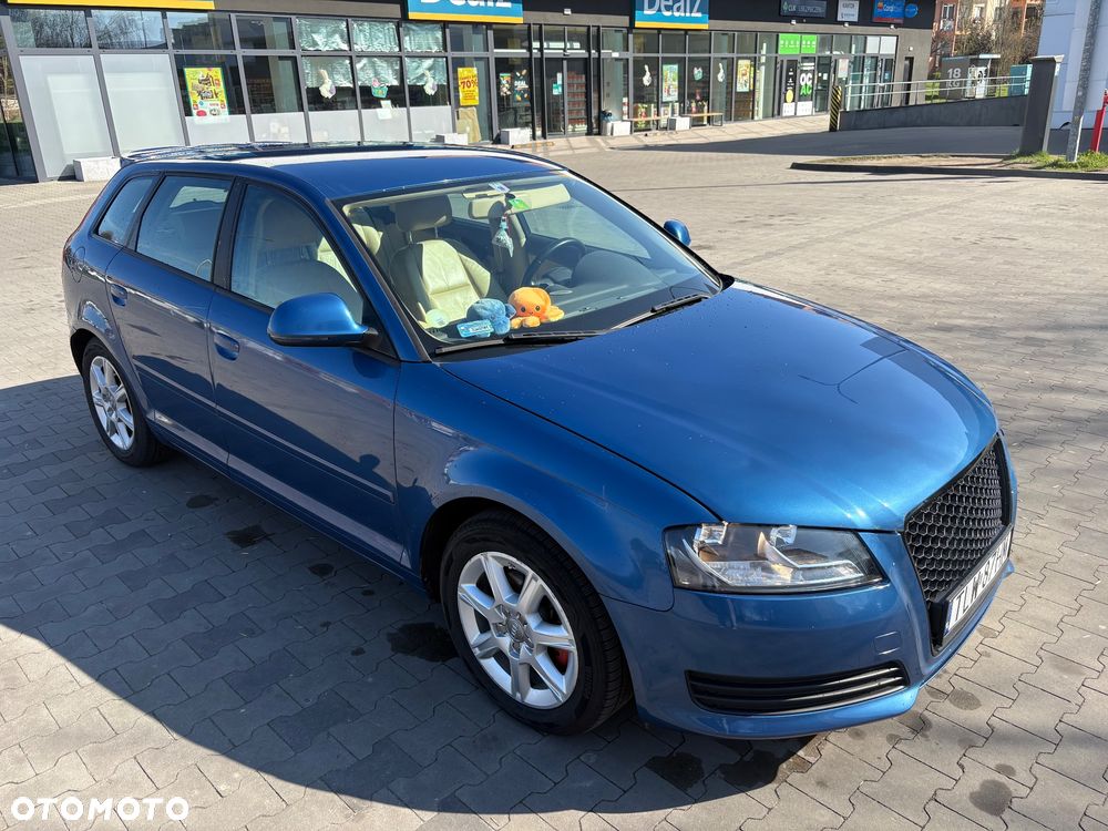 Audi A3 Sportback - 1