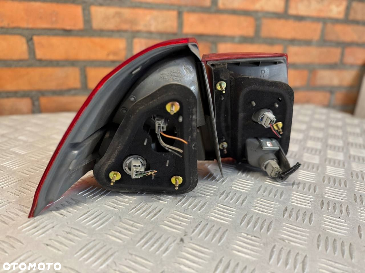 LAMPA PRAWA TYLNA HONDA CIVIC VII SEDAN KOMPLET - 2