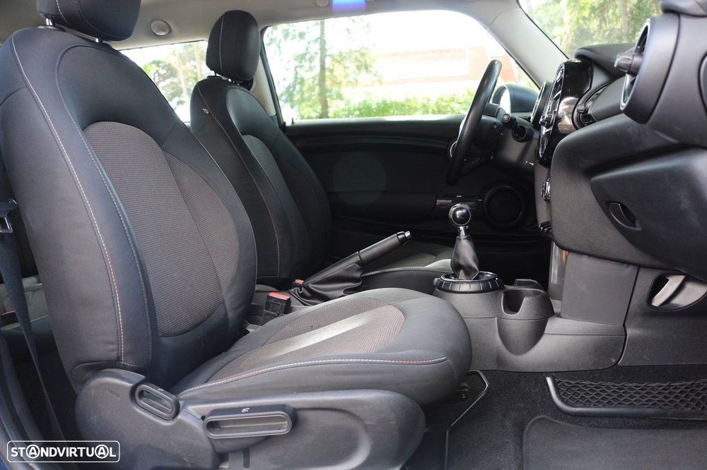 MINI 3 Portas One - 15
