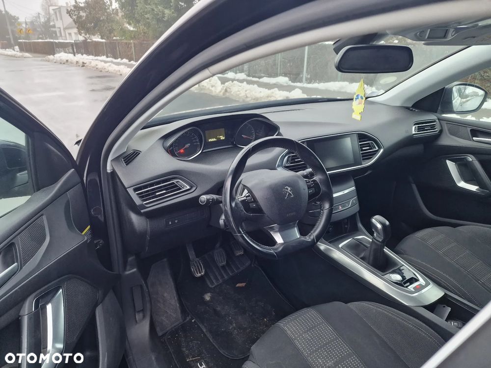 Peugeot 308 1.6 BlueHDi Style S&S - 17