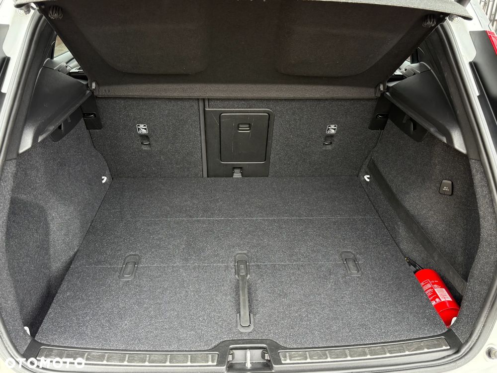 Volvo XC 40 T5 AWD R-Design - 35