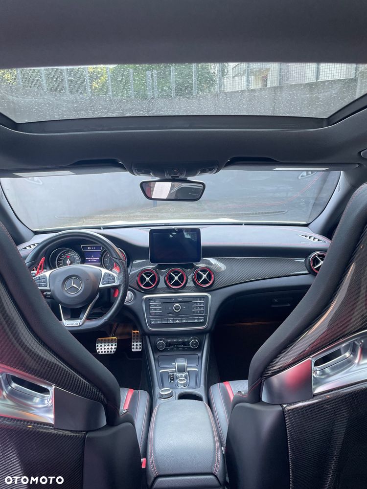 Mercedes-Benz GLA - 8
