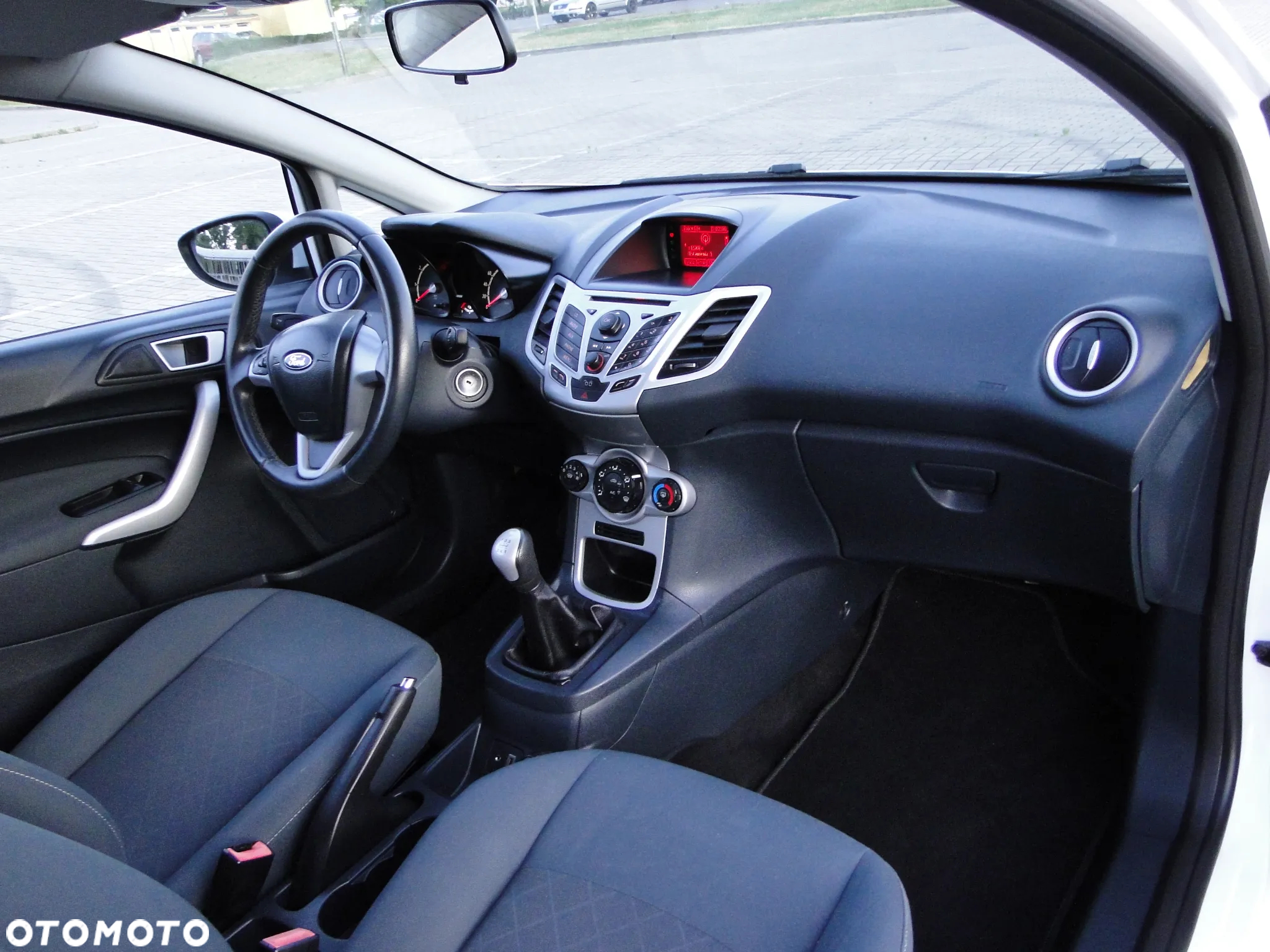 Ford Fiesta - 12