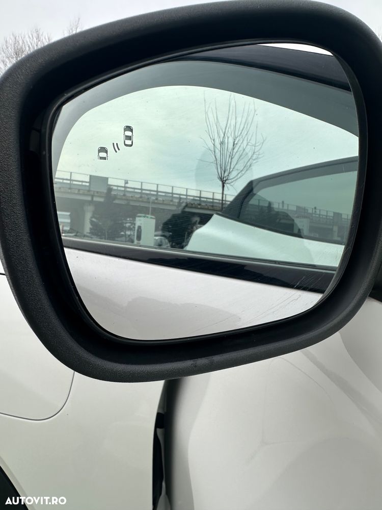 Ford Mustang Mach-E Standard - 18