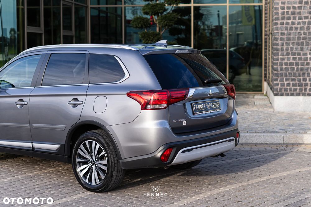 Mitsubishi Outlander - 11