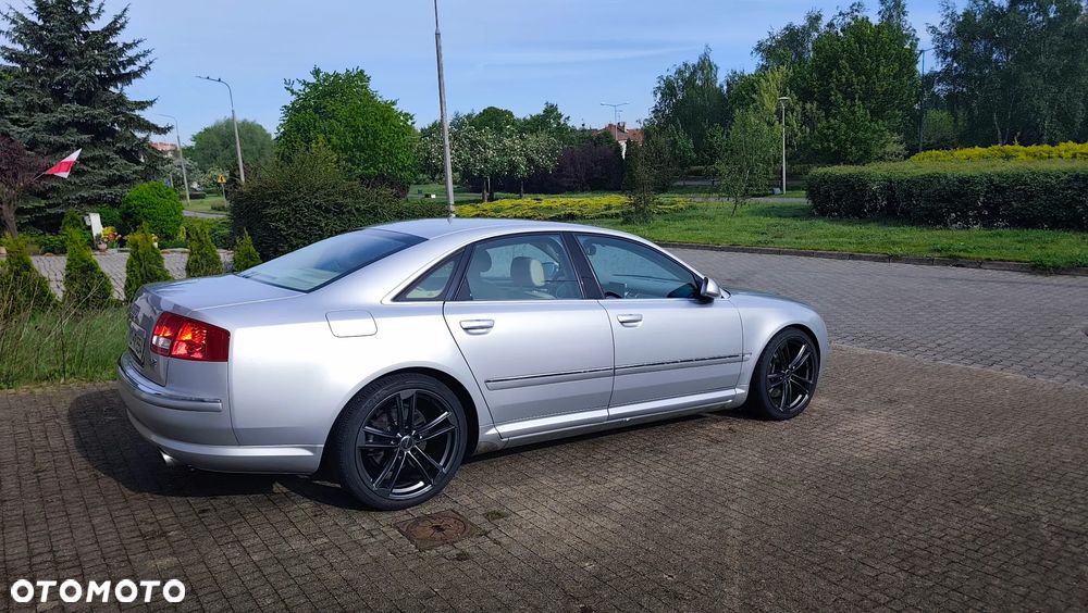 Audi A8 4.2 Quattro - 20