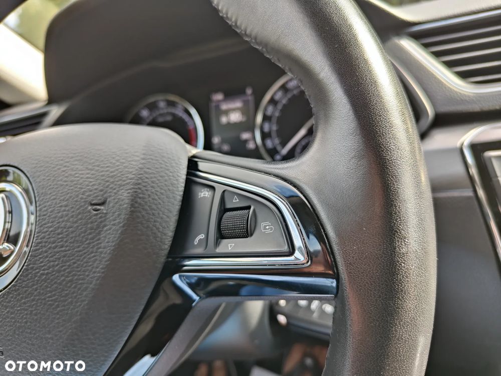 Skoda Superb 1.8 TSI DSG Style - 16