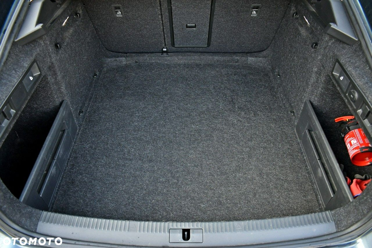 Skoda Superb 2.0 TDI Ambition DSG - 25