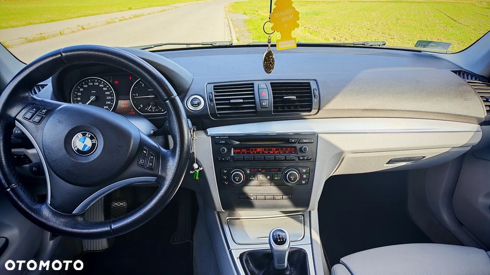 BMW Seria 1 120d - 14