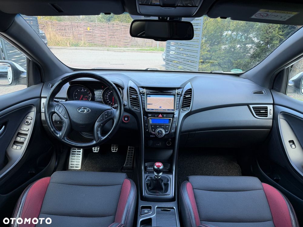 Hyundai i30 1.6 GDI Turbo Luxury - 17