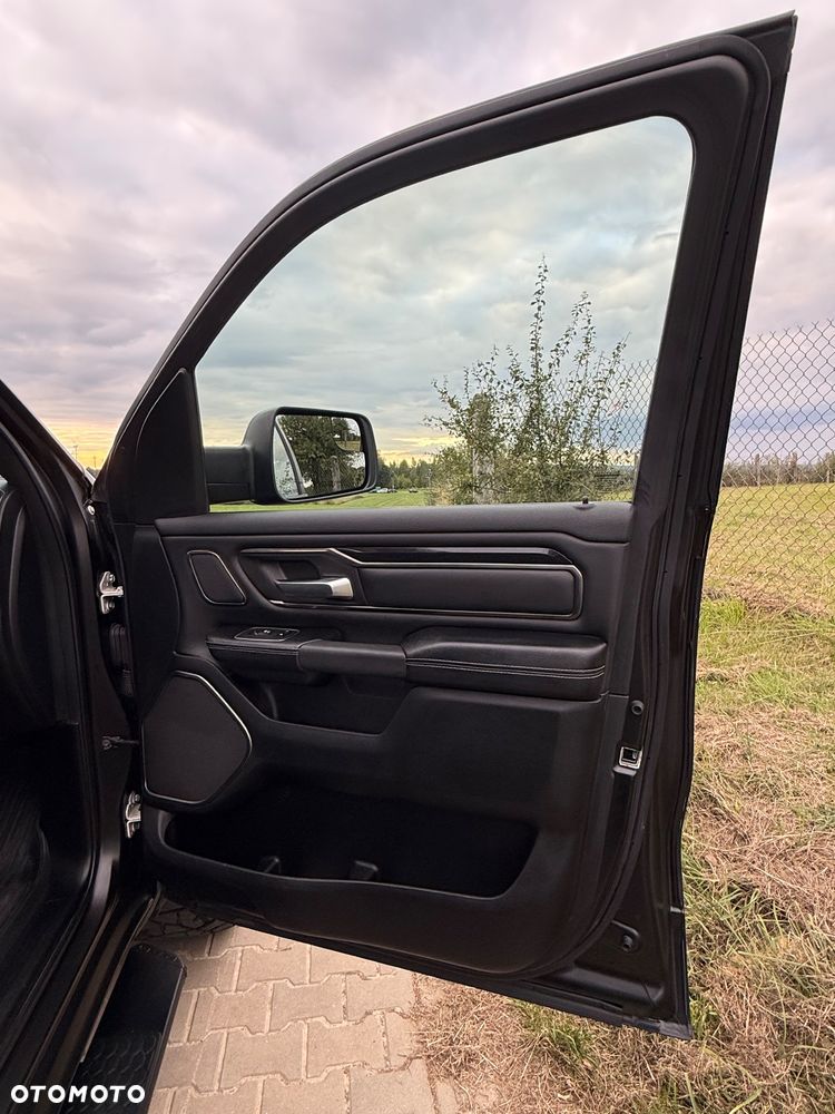 Dodge RAM 1500 5.7 4x4 - 19