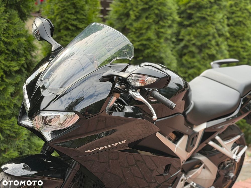 Honda VFR - 18