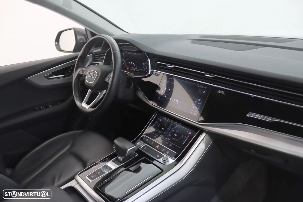 Audi Q8 - 8