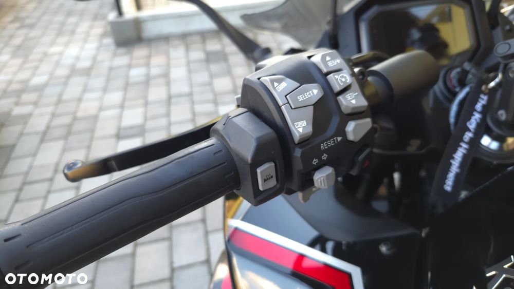 Kawasaki Ninja 1000 SX - 13