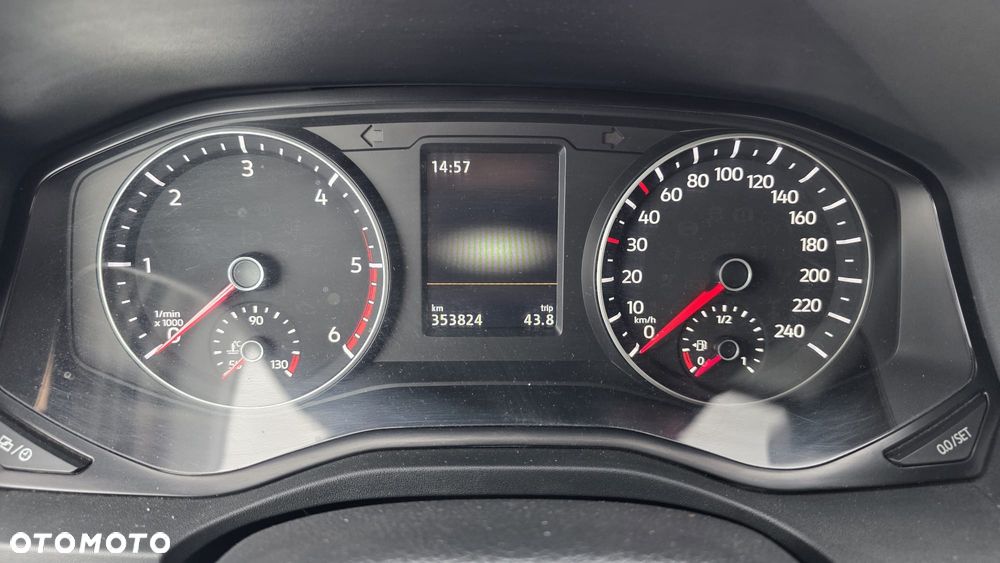 Volkswagen Amarok - 8