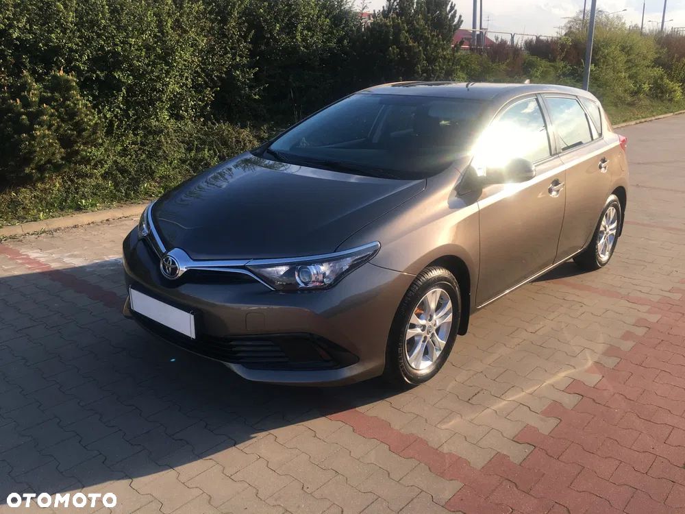 Toyota Auris - 10