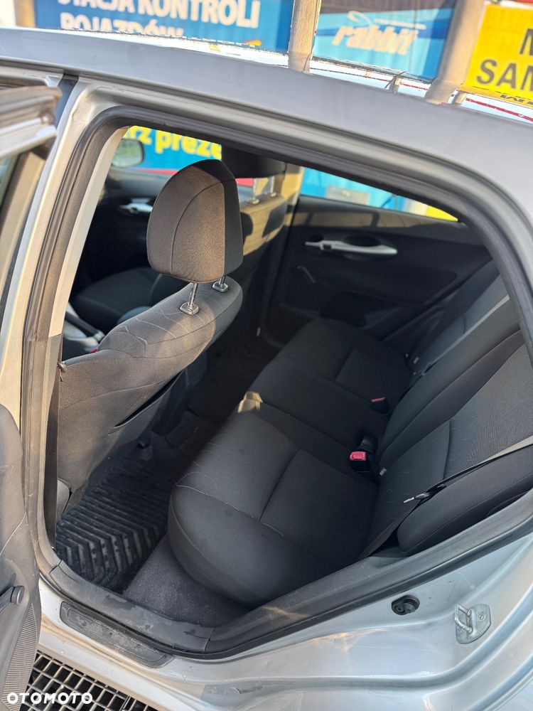 Toyota Auris 1.33 VVT-i Active - 3