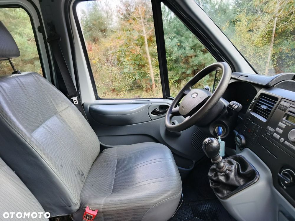 Ford Transit - 24