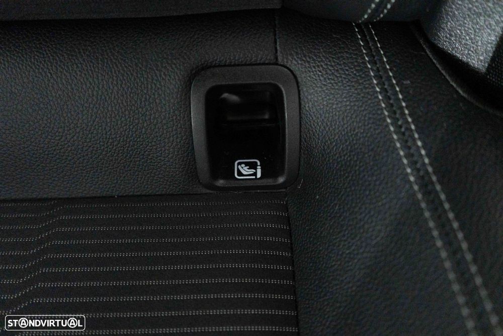 Mercedes-Benz CLA 250 e Shooting Brake Progressive - 12