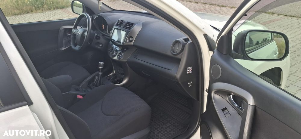 Toyota RAV4 - 9